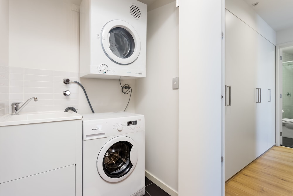 Accent Accommodation at Docklands Melbourne 17/50
