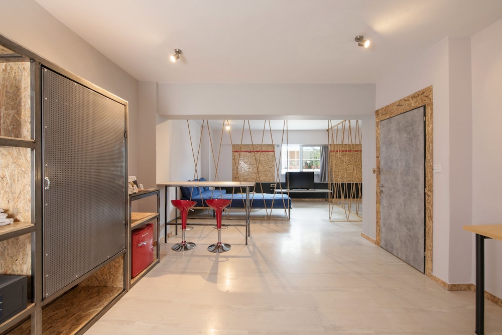 Piraeus Premium Suites 5/50