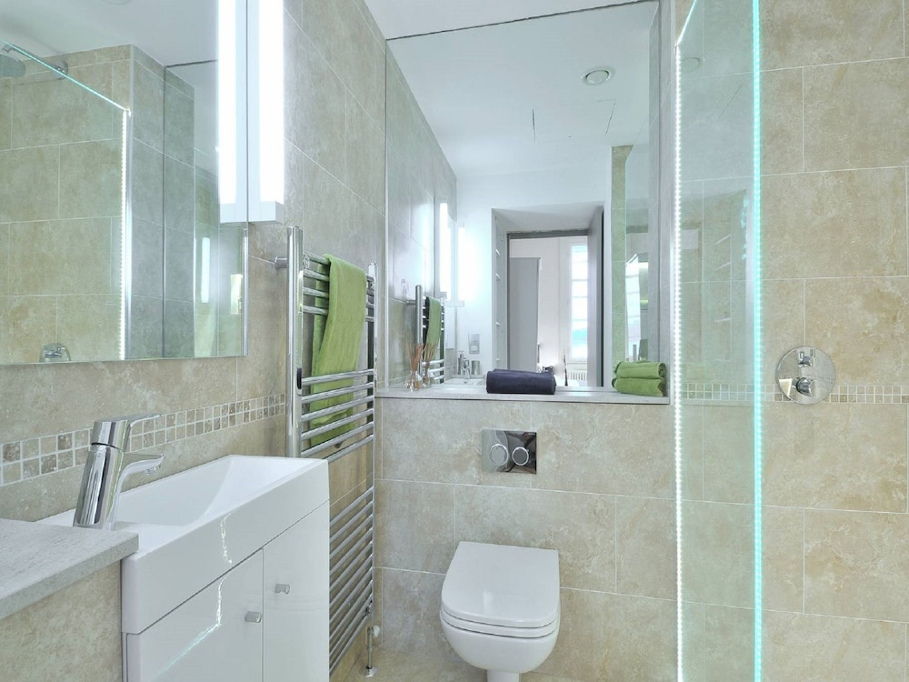 Destiny Scotland - St. Andrew Square Apartments 46/50