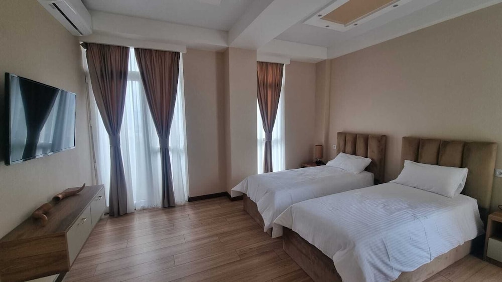 SUPERIOR, TWIN BEDS, RIVER VIEW, BALCONY