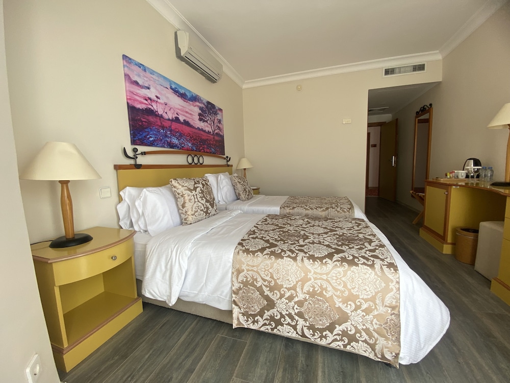 Roseira Beach Resort 11/43