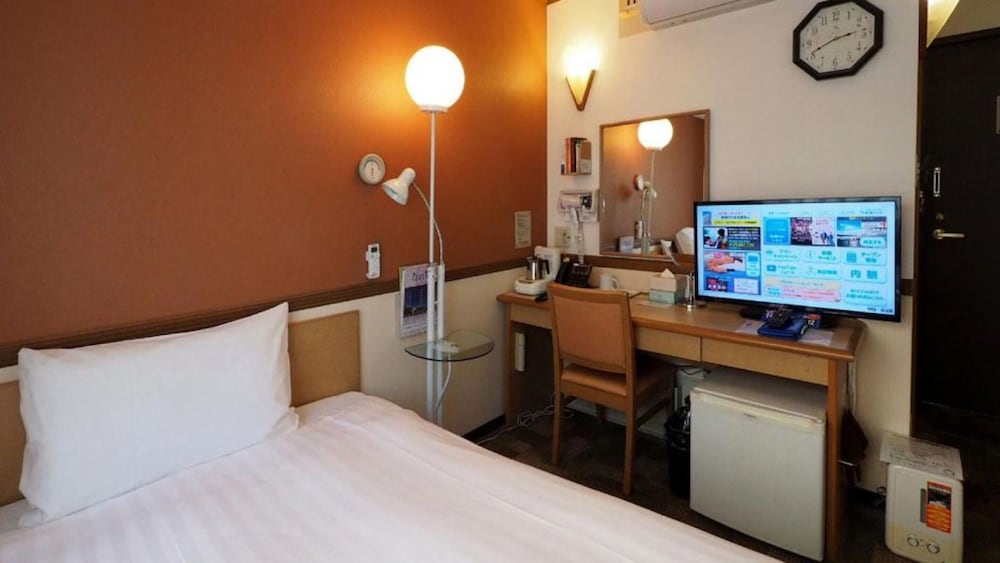 Toyoko Inn Akita-Eki Higashi-Guchi 16/62