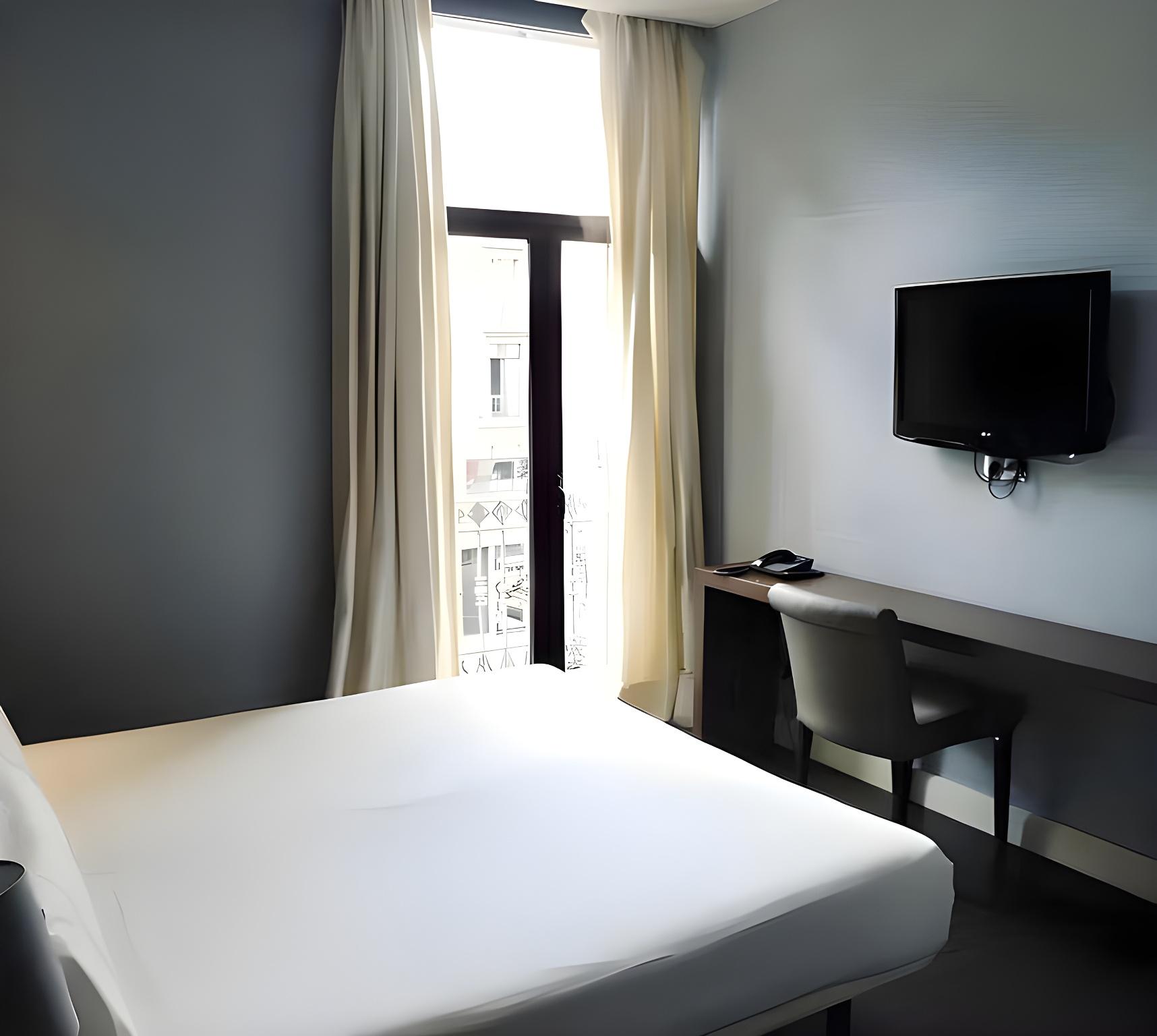 Economy, King Bed