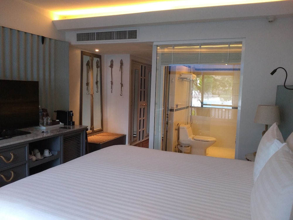 The Boathouse Phuket 8/41