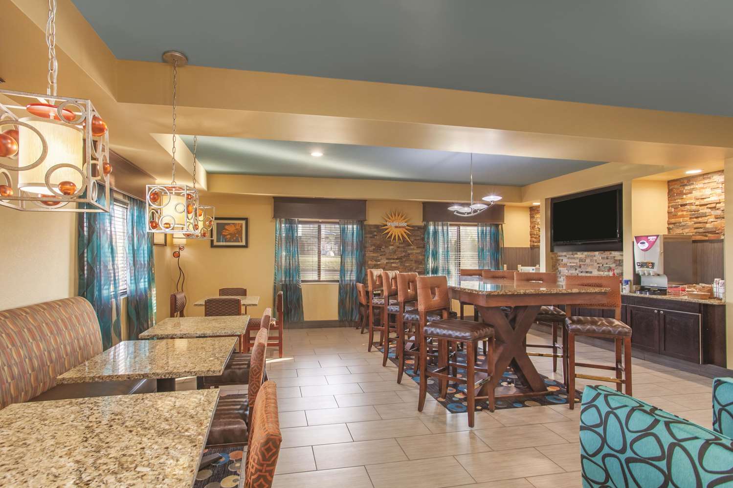 La Quinta Inn & Suites by Wyndham Elizabethtown 13/17