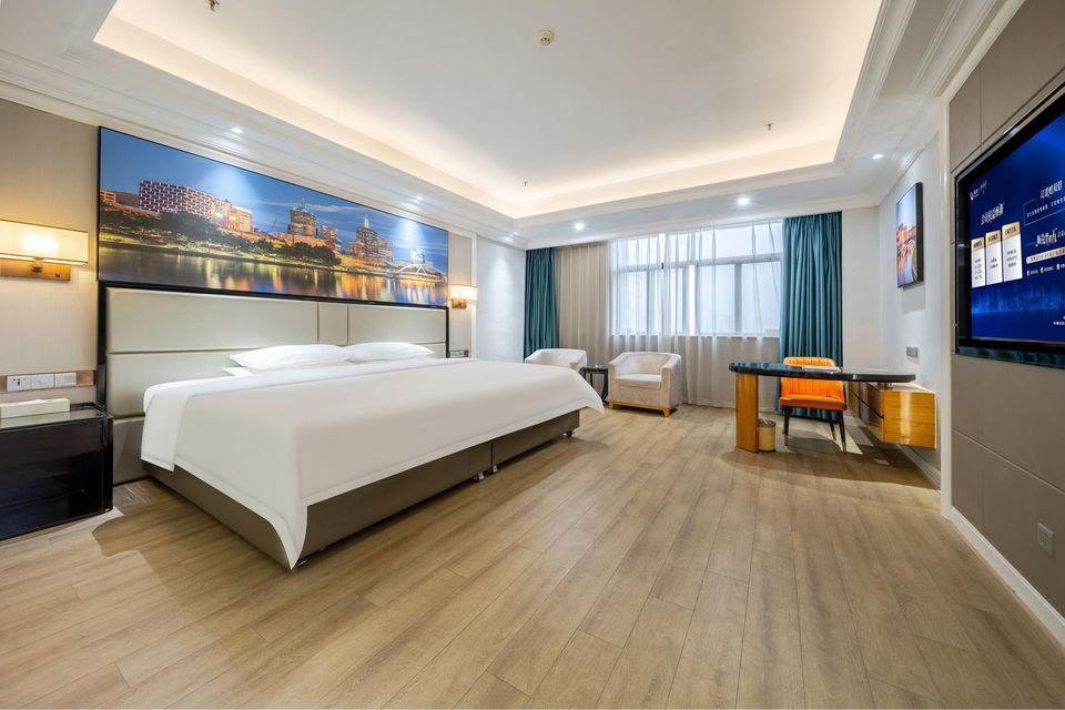 Leisure, King Bed