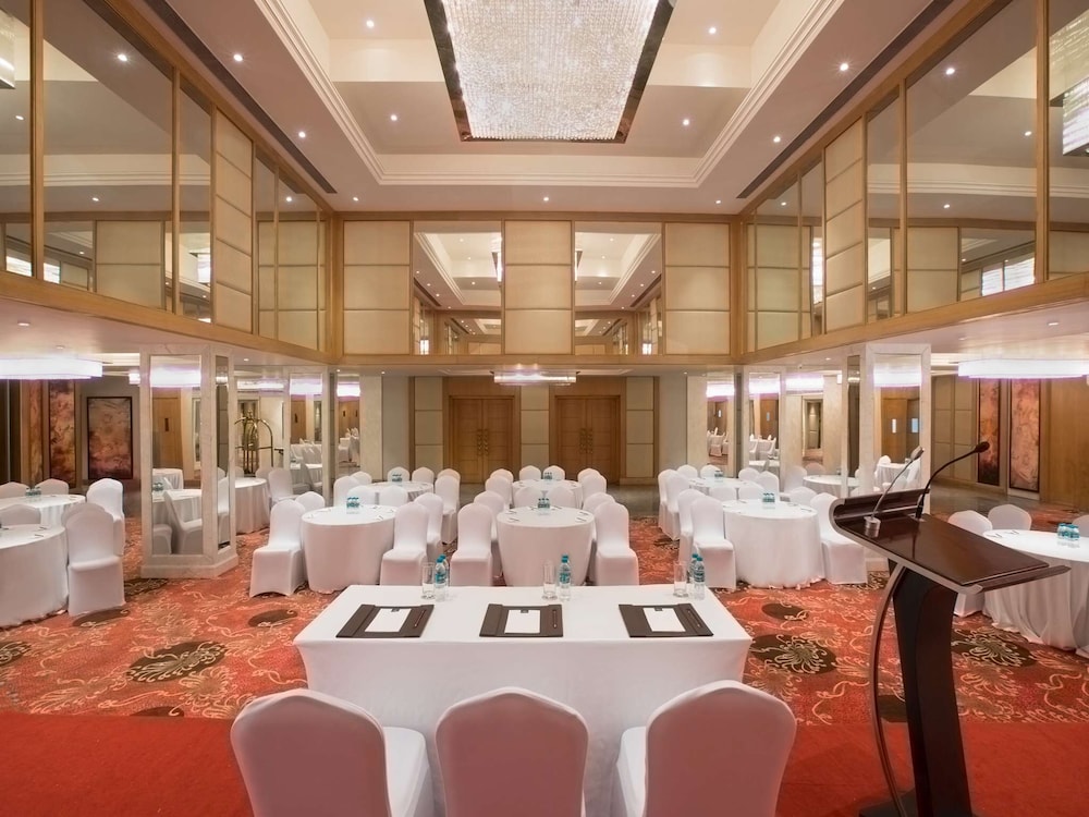 Singhania Sarovar Portico 31/35