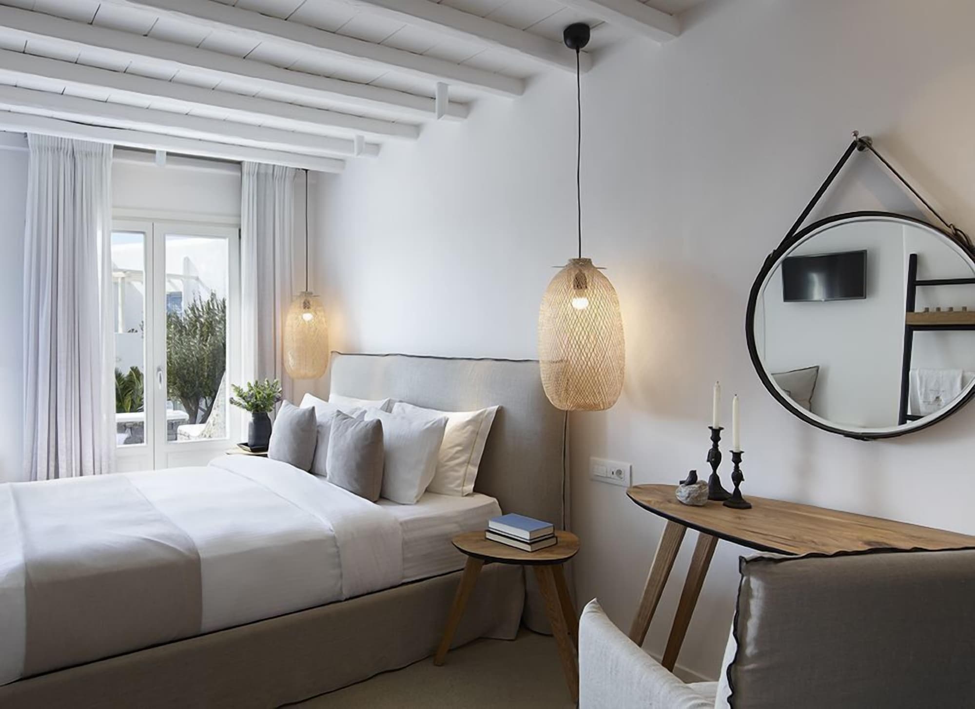 Marylin, Suite, Queen Bed, Garden View, Sofa