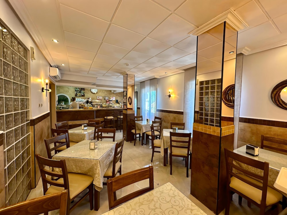 Hostal Toledo 34/50