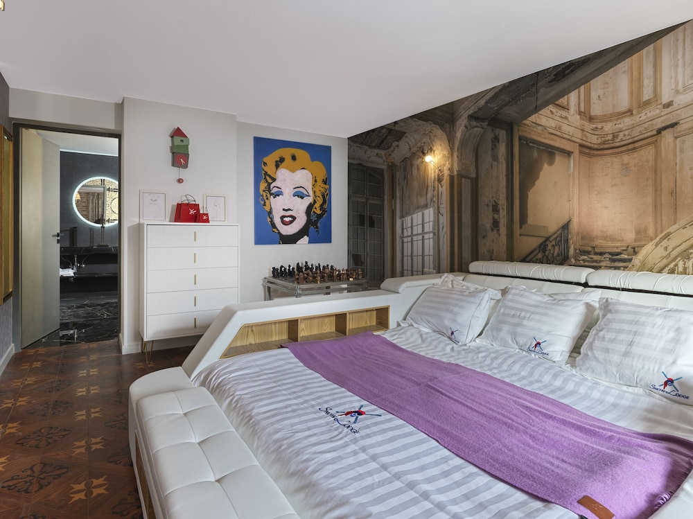 Snow Lodge Boutique Hotel 32/70