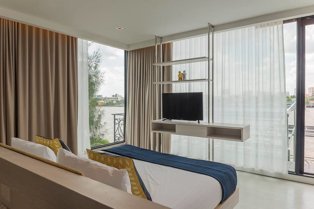 V Varee Bangkok 12/31