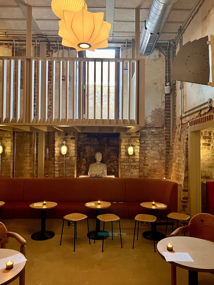 Fort Road Hotel 30/40