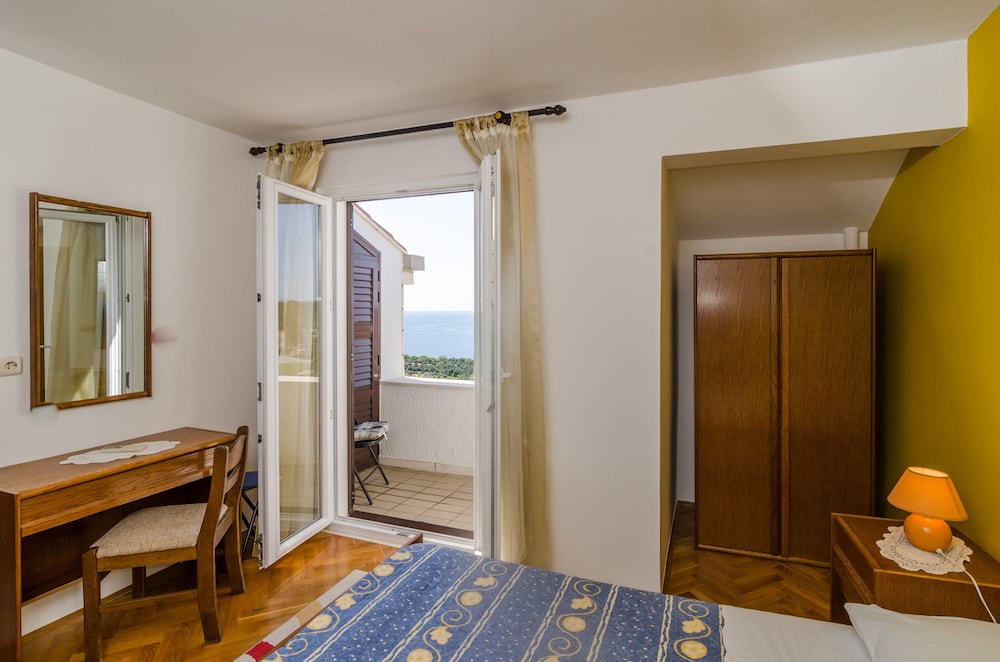 GUESTHOUSE MORETIC 40/40