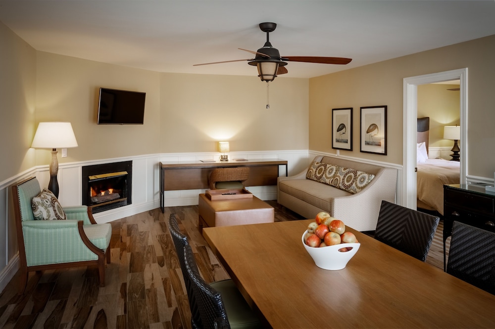 Lighthouse Lodge And Cottages 35/44