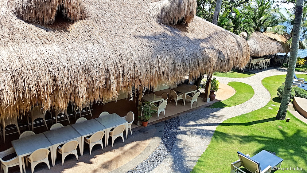 Mikes Dauin Beach Resort 62/70