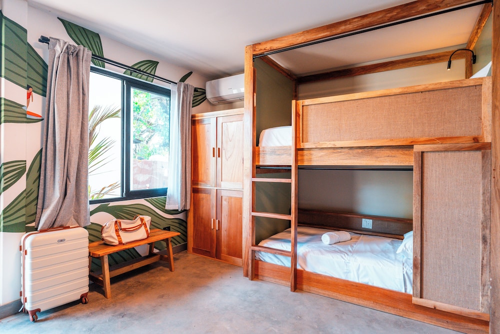 Hotel Bambuda Santa Catalina 77/96
