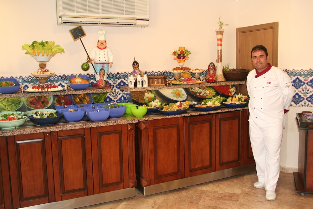 Elysee Beach Hotel 8/50
