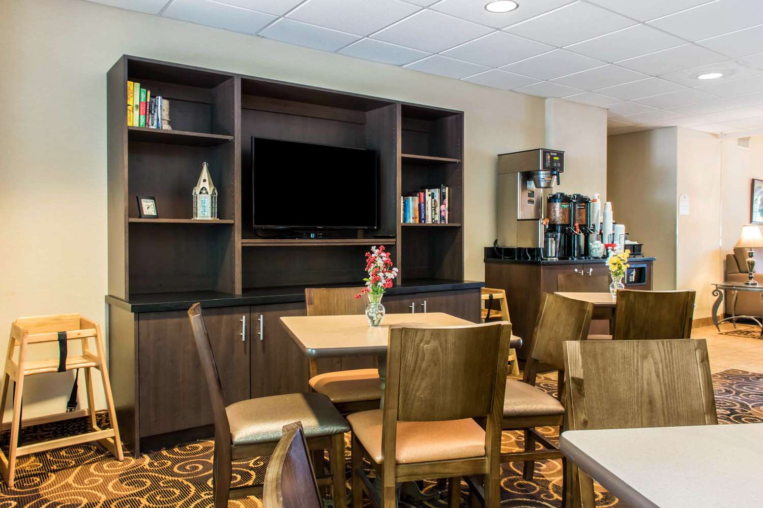 MainStay Suites of Lancaster County 36/42