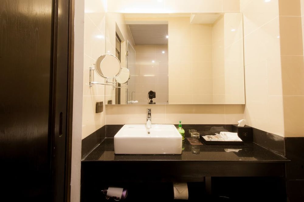 Sakura Hotel 9/40