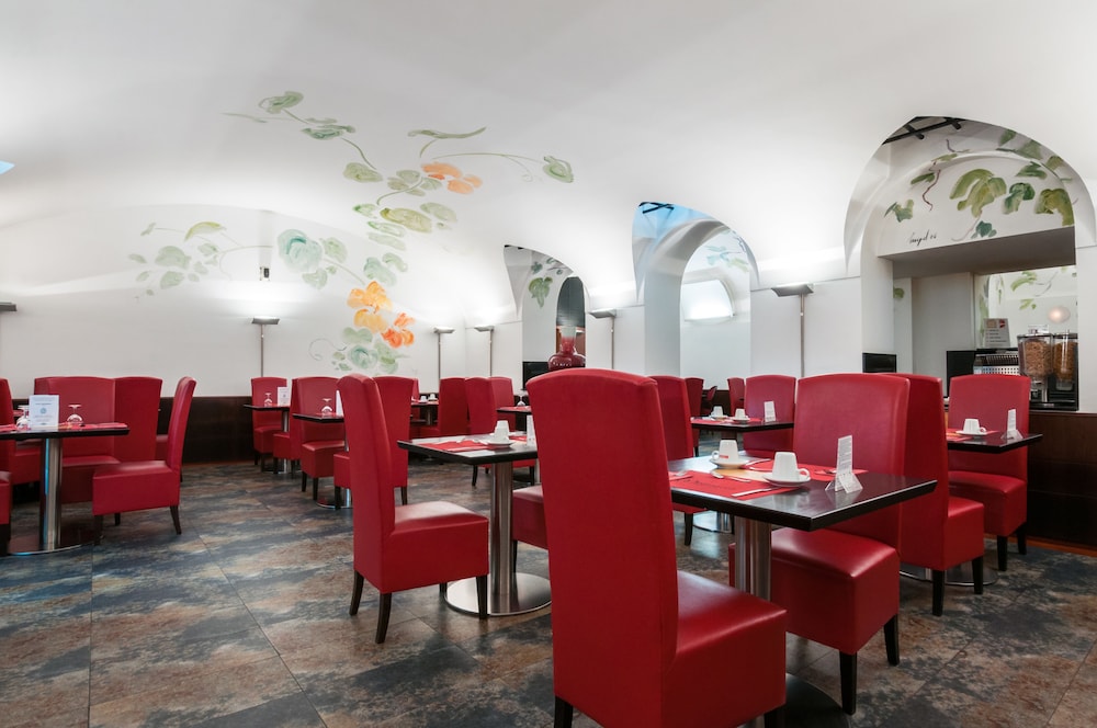 Medinaceli Hotel 60/80