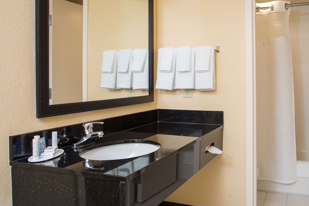 Comfort Inn - Dedham-Boston MetroWest 46/49