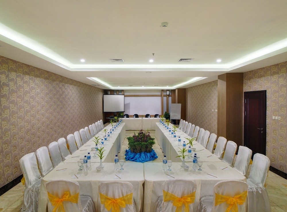 Manna Hotel Pematangsiantar 37/43