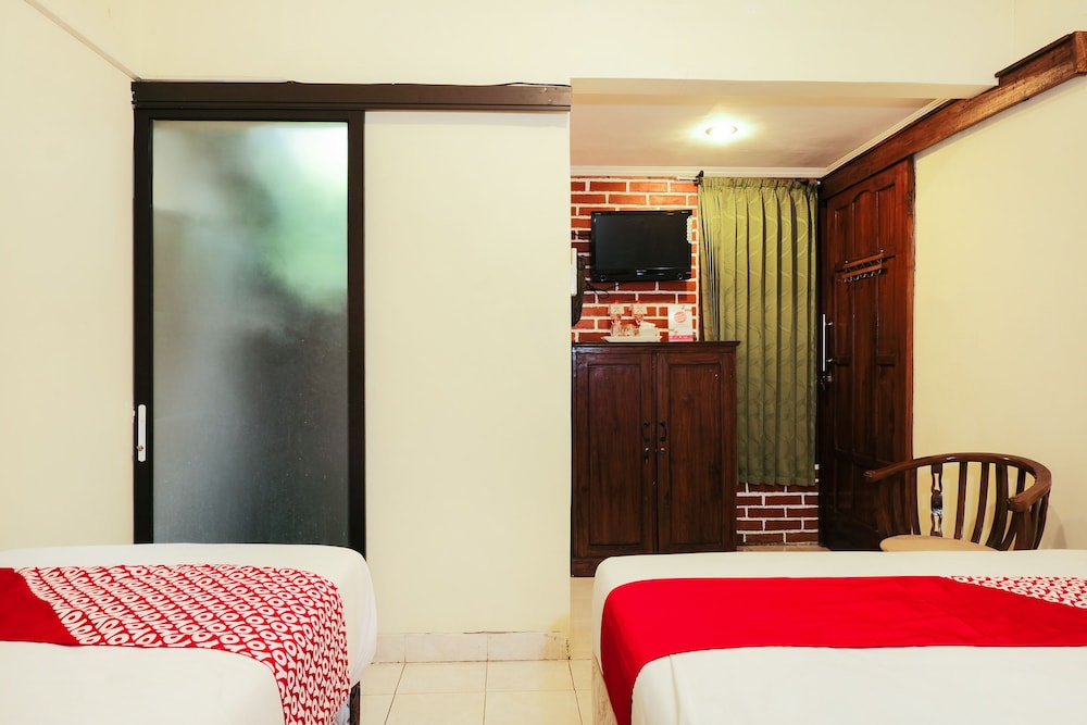 OYO 465 Alam Citra Bed & Breakfast 12/21