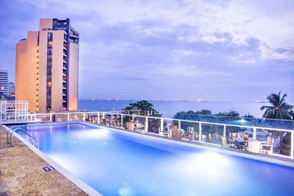Santorini Hotel And Resort 83/87
