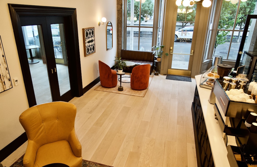 Harlow Hotel 40/53