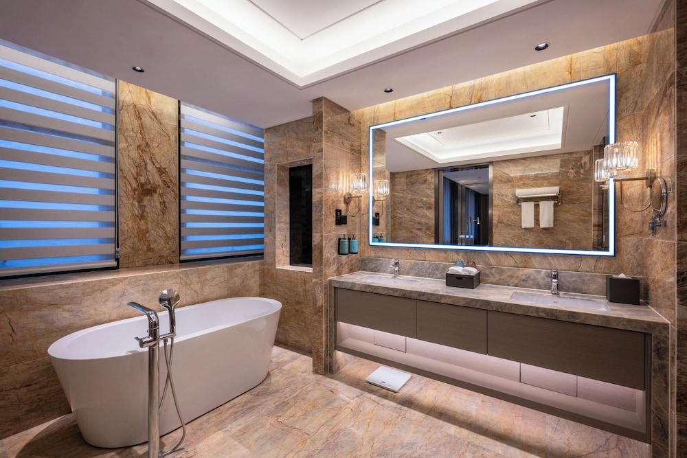 Novotel Kunshan Yangcheng Lake 60/60