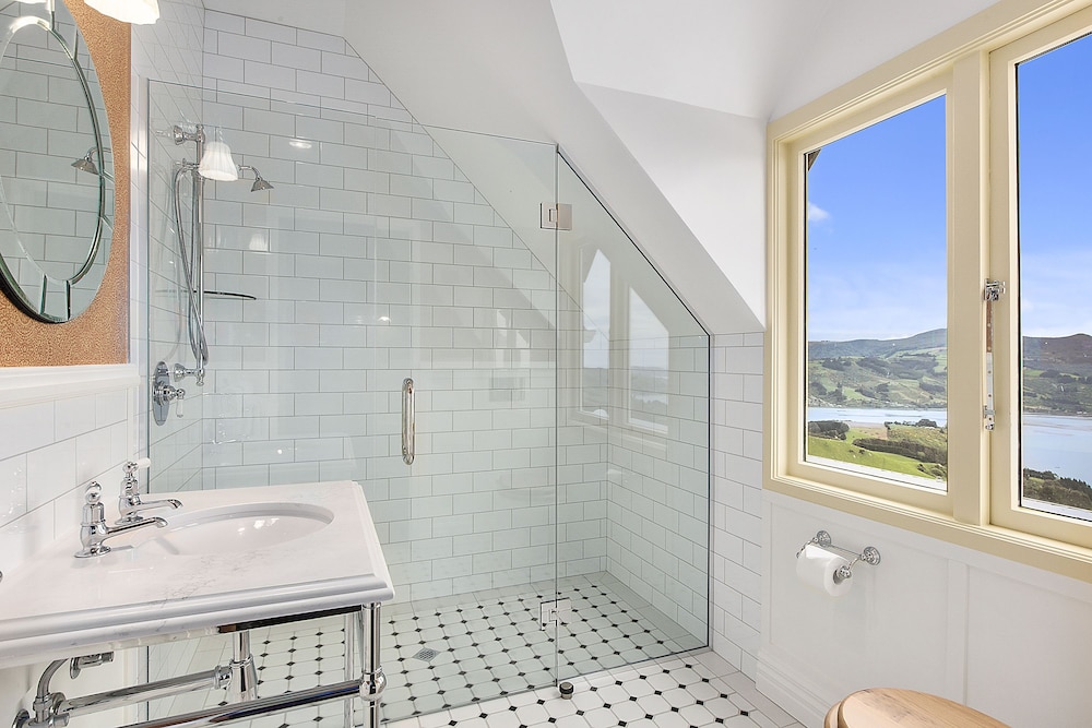 Larnach Lodge 34/38