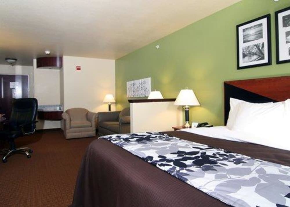 Sleep Inn And Suites Shamrock 16/39