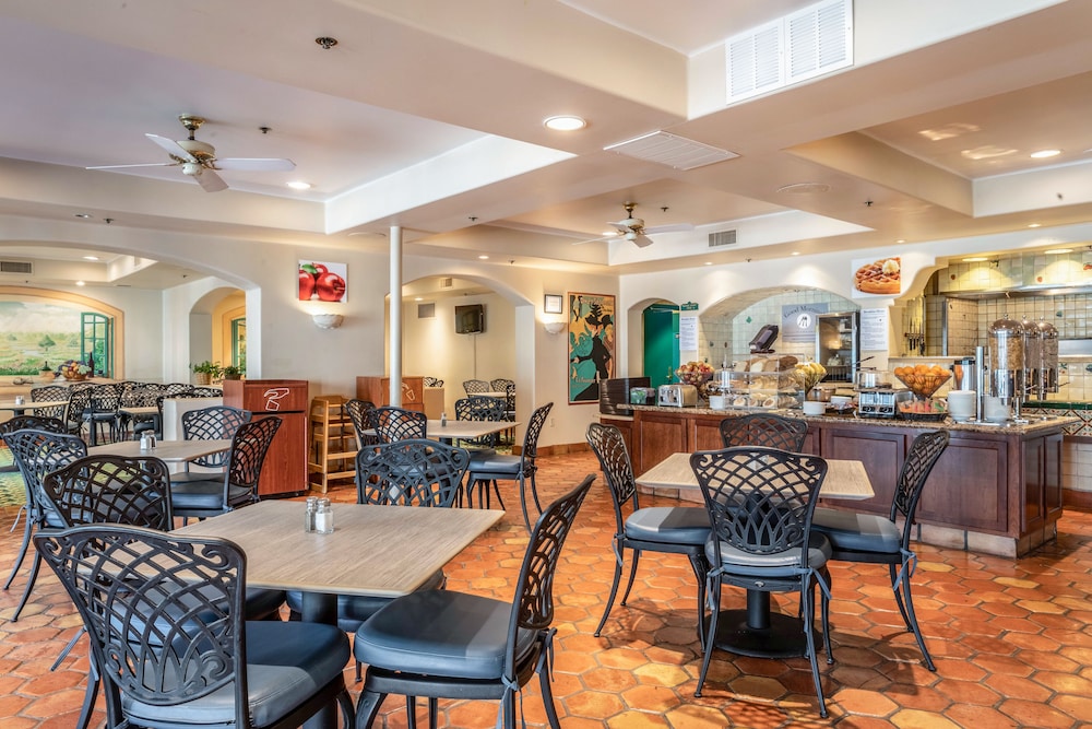 Quality Suites Downtown San Luis Obispo CA 45/58