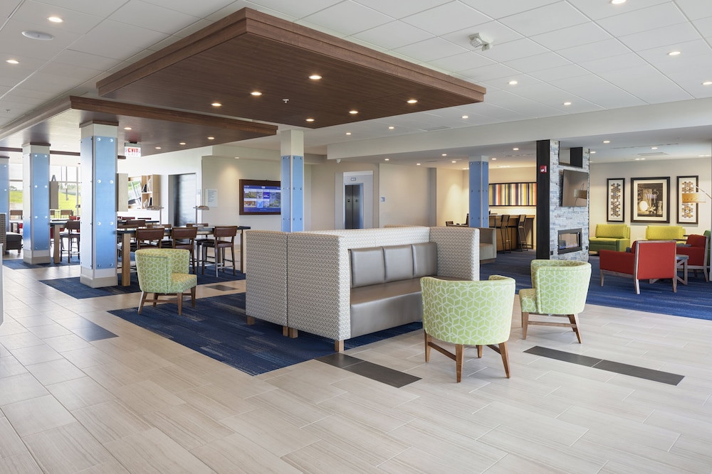 Holiday Inn Express Suites Bourbonnais East Bradley 12/67