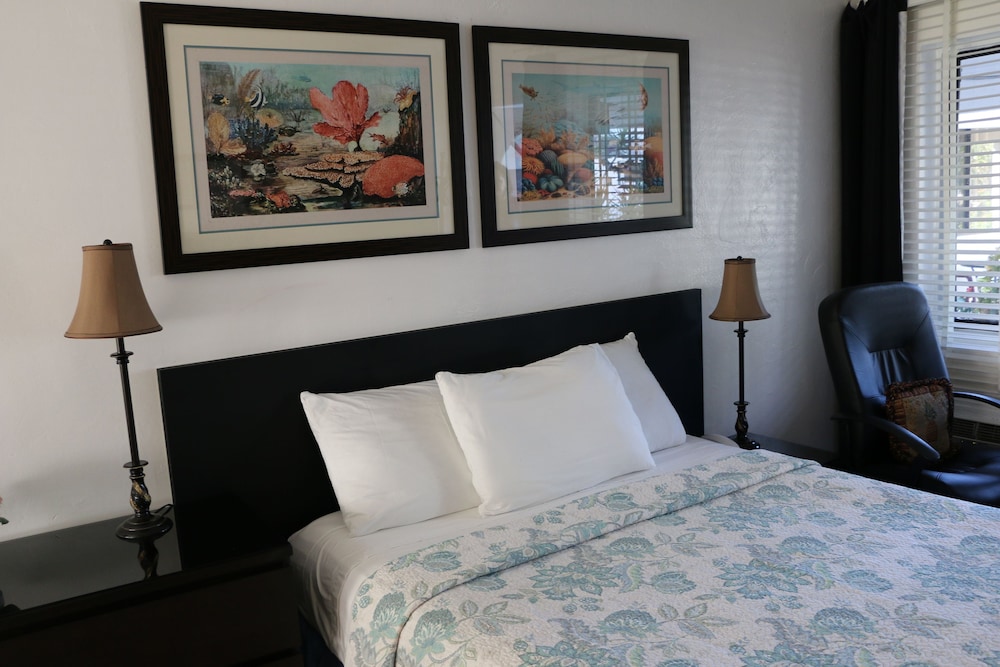 Breakaway Inn 11/68