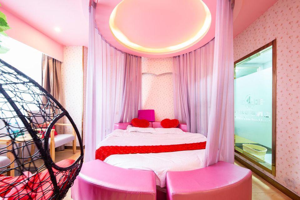 FEATURE, DOUBLE BED