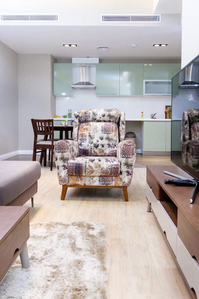 Pls Apartments - Cantonments 27/50