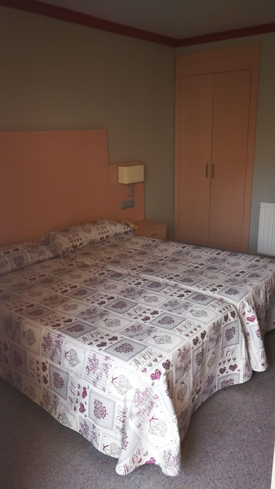 Mont Park Hotel 5/33