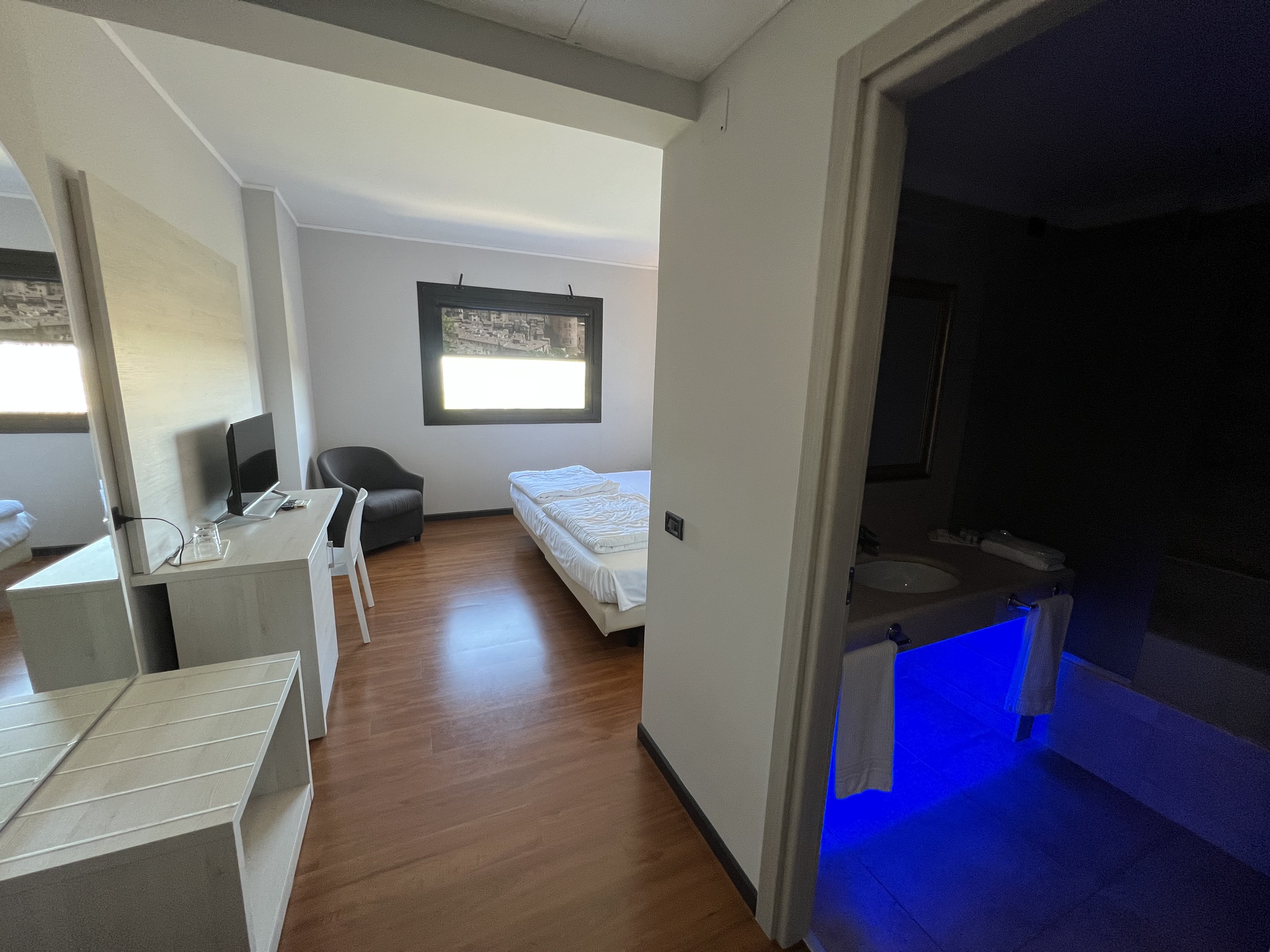 Mamiani Hotel 12/36