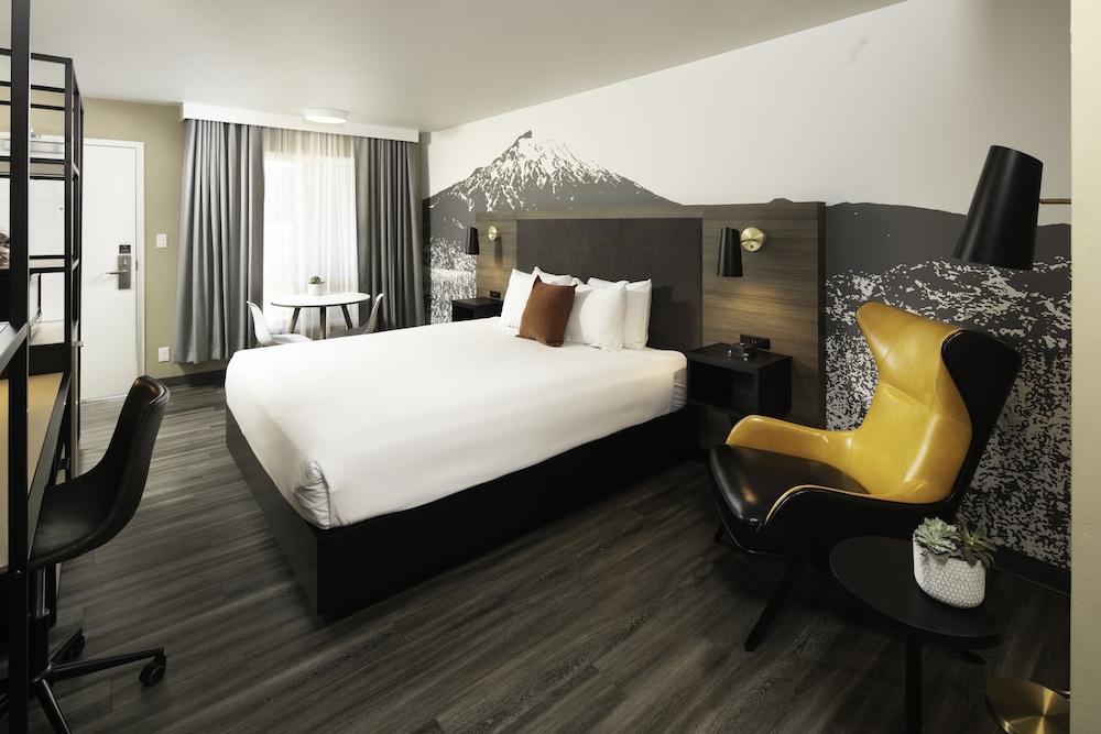 Waypoint Hotel 15/62