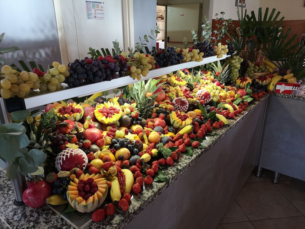 Marina Di Lava Hotel 42/60