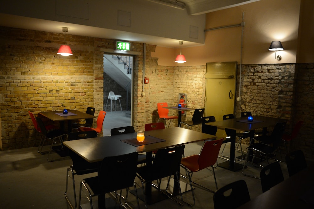 Industriepalast Hostel 50/67