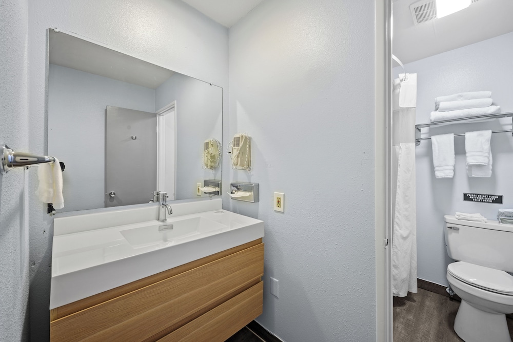 Sol Springs Inn 48/50