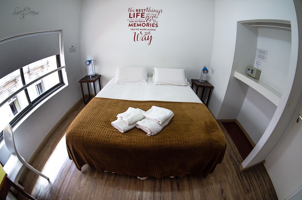 غرفة بسرير كوين بحمام خاص، BA Stop Hotel House 5/9