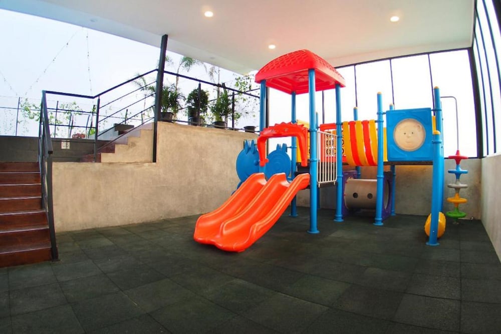 Aviary Bintaro 32/49