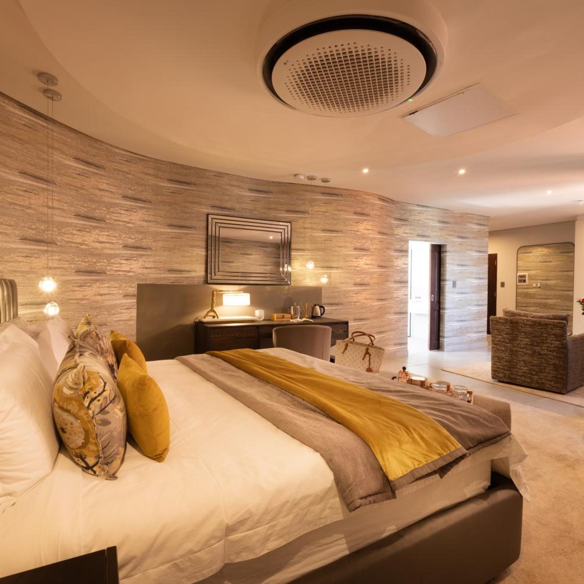 Classic, Luxury, Twin Beds