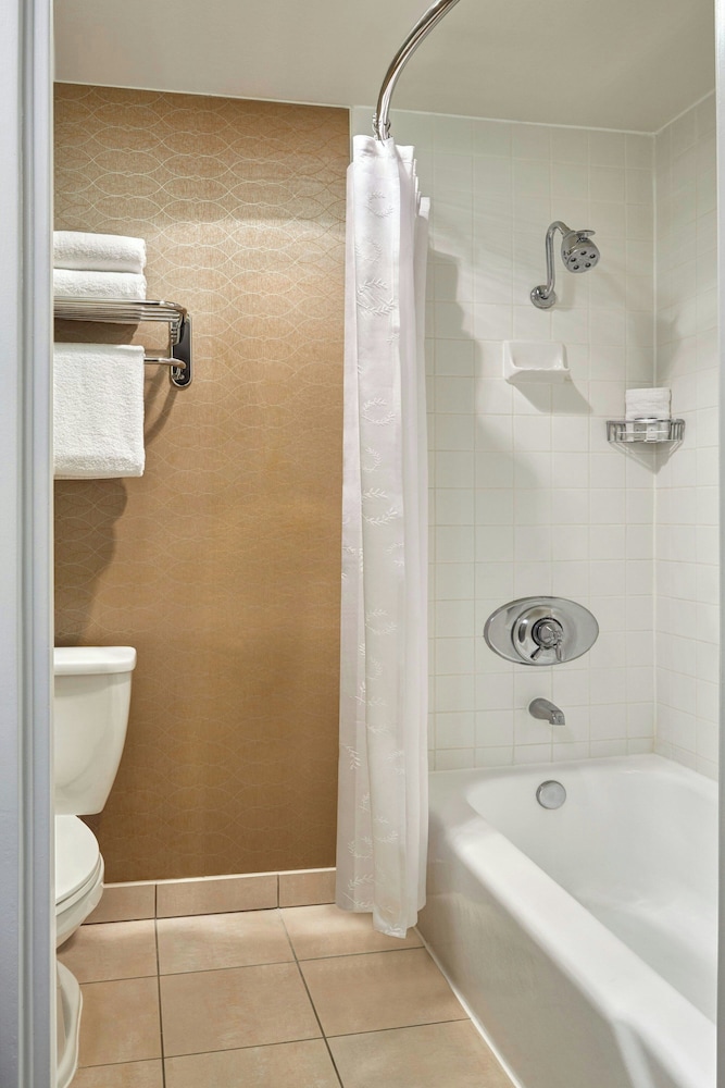 غرفة بسريرين مزدوجين، Sheraton Park Hotel at the Anaheim Resort 6/10