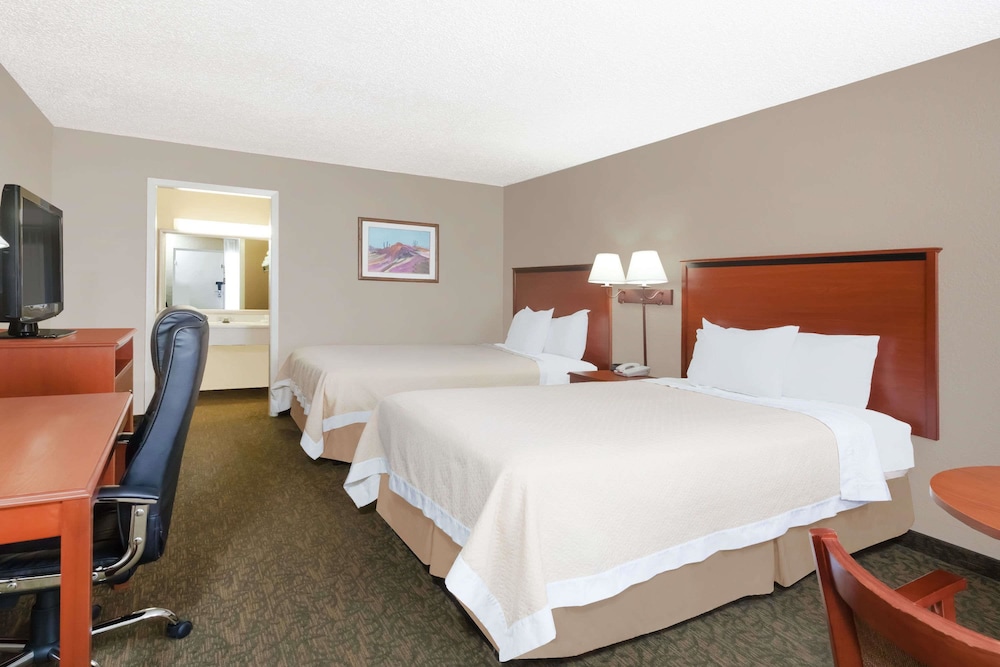 Econo Lodge Sonora, TX 34/60
