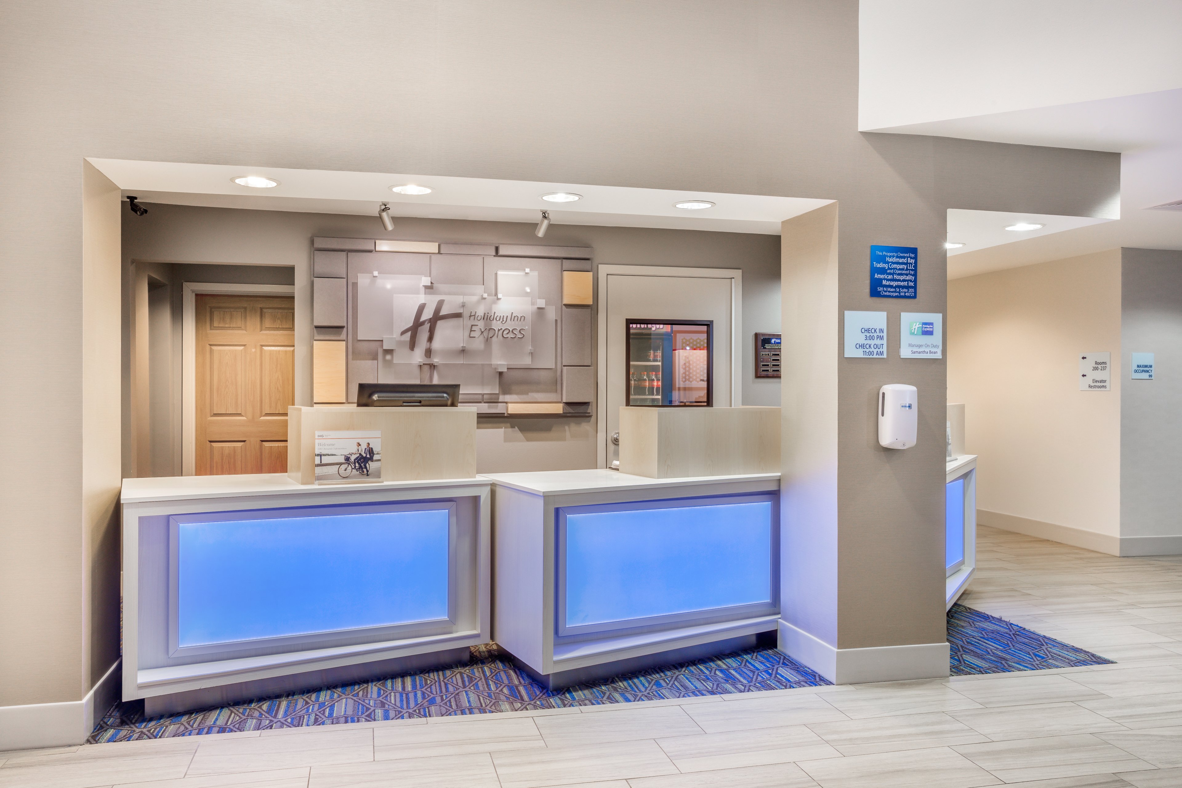 Holiday Inn Express Wisconsin Dells 8/69