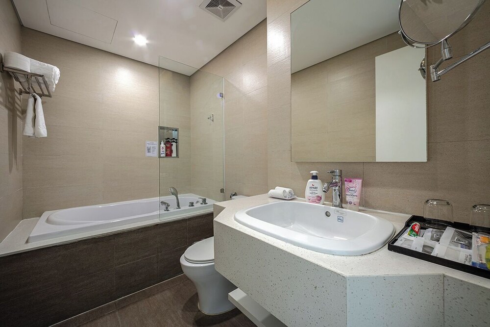A25 Hotel - 18 Nguyen Hy Quang 41/43